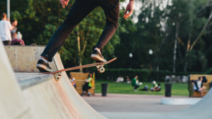 Kinder im Skatepark (Foto: starovphoto/Fotolia)