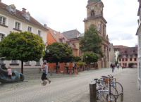 Katholisch-Kirchstraße Beispiel ohne Verkehr, Erweiterung der Fußgängerzone am St. Johanner Markt