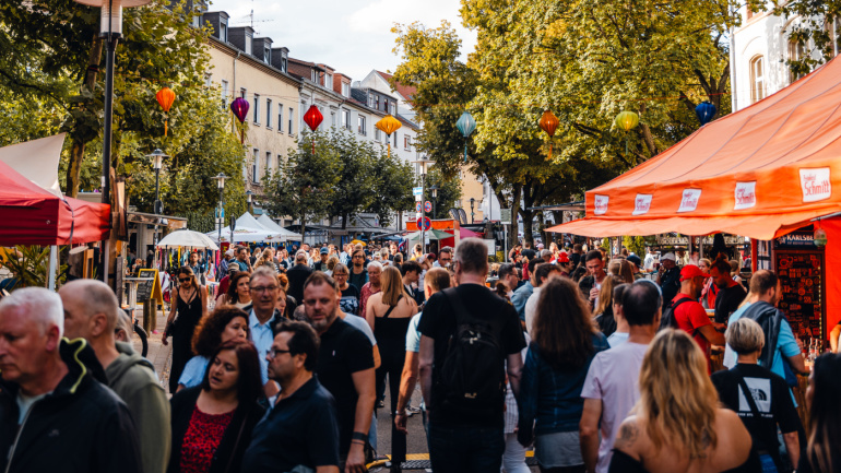 Buntes Treiben auf dem Nauwieser Viertelfest