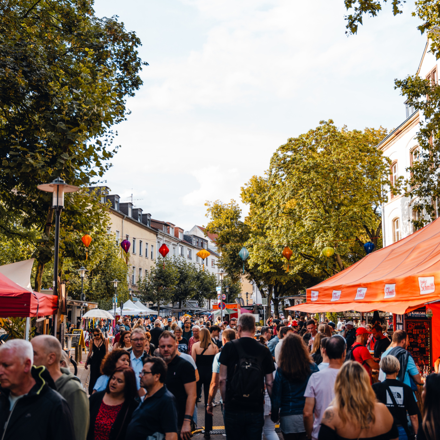 Buntes Treiben auf dem Nauwieser Viertelfest