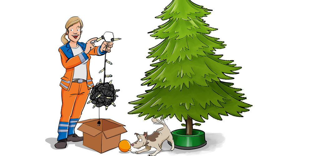 Weihnachtsbaumabfuhr Cartoonartige zeichnung von einer ZKE Mitarbeiterin welche eine Lichterkette hält und auf ihn zeigt, daveben steht ein Tannenbaum vor dem ein Hund mit Deko spielt